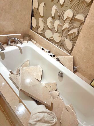 白嘉莉險挨磁磚砸 柯爸摔碎8千萬珍藏