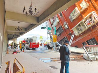 張齡予驚見隔壁樓大傾斜