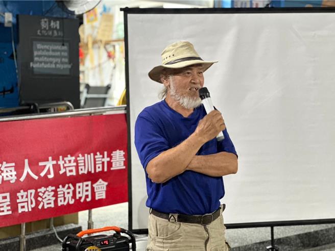 台東縣府推展阿美族傳統竹筏課程，布頌部落傳統領袖賴進龍。（台東縣府提供／蔡旻妤台東傳真）