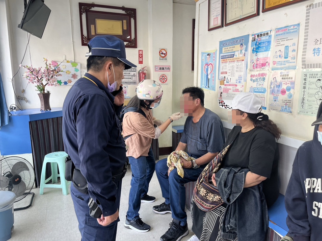 花莲县警察局于花莲分局辖区成立救灾前进指挥所，调派吉安、凤林分局共40名警力，支援花莲分局救灾任务，并向警政署申请保五支援警力40名，目前共投入救灾警力1313人次。（图／警方提供）