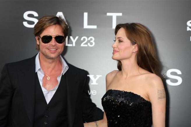 布萊德彼特（左）、安潔莉娜裘莉相戀11年，最終仍以離婚告終。（摘自X@dailytuesdayuk）