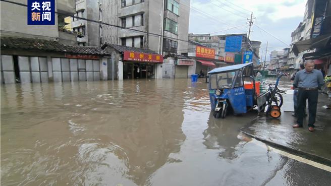 江西风雹灾害已致7人死亡31.3万人受灾，直接经济损失17.6亿元。（大陆央视）