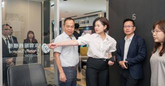 寿险唯一女董！全职妈妈如何拥1.4兆资产？一切从婚前魔鬼训练说起 