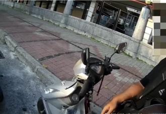 高雄男遭警攔　沉默3秒突脫安全帽認了：不用查