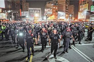 敢鬧事就抓！ 彰檢主任檢察官坐鎮警局   參與大甲媽勤務