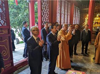 馬英九訪陸》參訪西安法門寺祈禱兩岸和平  馬迷嗨：看到他了