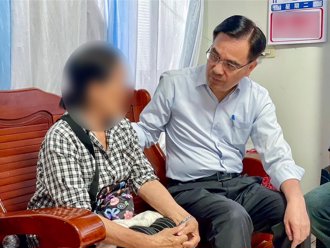 原民會主委慰問花蓮大地震罹難者家屬 發放急難救助金