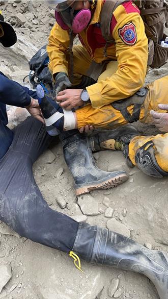 獨》台南搜救大隊九曲洞撤離受困29人 轉戰「砂卡礑」傳１隊員受傷