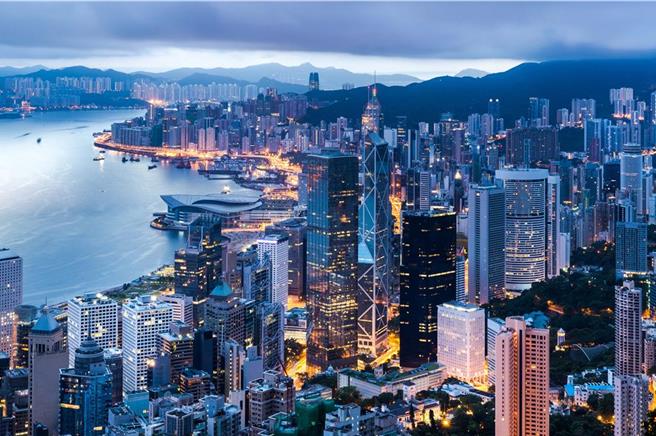 標普全球公布3月香港採購經理指數（PMI）升至50.9，按月上升1.2個百分點，重返擴張水準，結束連續兩個月收縮。（shutterstock）