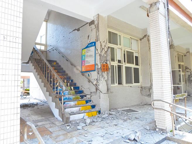 0403花莲大地震各县市政府持续投入勘灾，国土管理署今日表示，投入勘灾专业技师就超过339位，支援人力持续增加中。（本报资料照片）