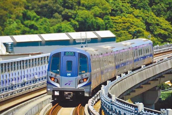 桃園機場捷運A18站到A19站軌道輕微位移，但不影響安全。（桃捷提供／蔡明亘桃園傳真）