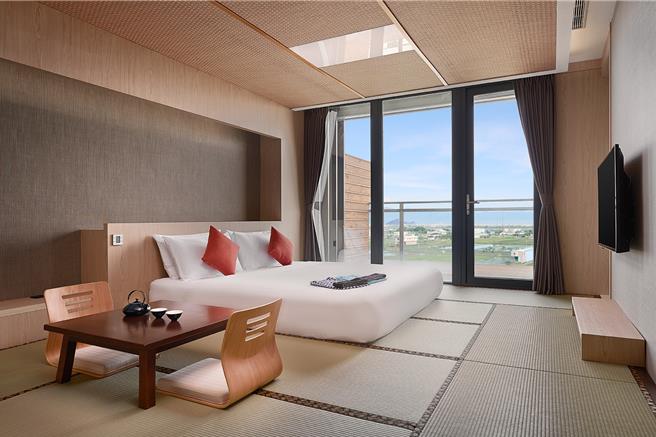 綠舞國際觀光飯店聯名全新皮拉提斯品牌「Renee's Choice The Elegance of Pilates」，合作推出「Renee's Choice樂悠悠」住房專案，可體驗皮拉提斯。（綠舞國際觀光飯店提供）