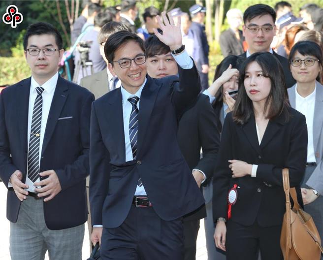 国民党立委牛煦庭（左二）。（本报资料照）