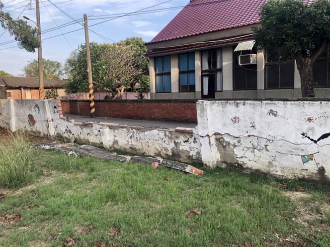 3日上午7点58分，花莲发生芮氏规模7.2有感地震，全台明显感受到地震威力，嘉县已有16所学校通报有灾损。（嘉义县政府提供∕吕妍庭嘉义传真）