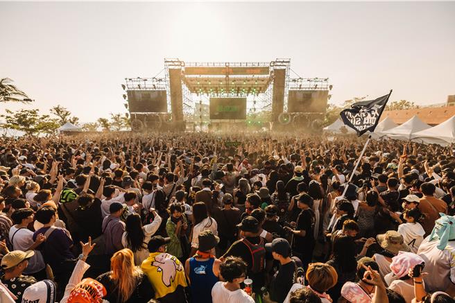 台湾祭4日起登场，首日参与人次达26万人次，创下歷年新高，而活动第2天再掀高潮，屏县府宣布与日本神户Coming Kobe音乐祭缔结姊妹活动。（屏县府提供／谢佳潾屏东传真）