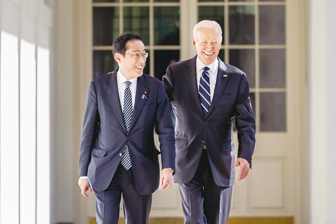 日眾議院批准岸田4月8至14日訪美。圖為美國總統拜登與日本首相岸田文雄於去年會面。（摘自美國白宮官網）