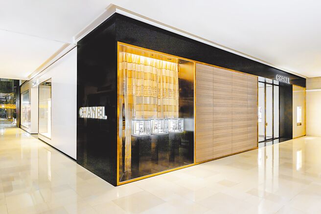 香奈兒Top City台中大遠百店擴大營業、全新開幕，打造兩層樓大店。（CHANEL提供）