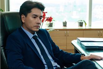 王傳一耍狠砸平板險擊中要害 王識賢急喊告