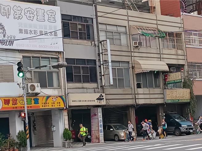 大甲妈祖起驾，9天8夜遶境进香，民眾今早进入彰化市区。（叶静美摄）