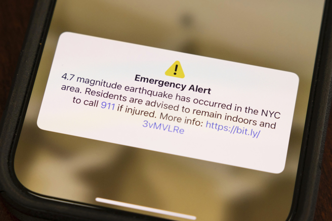 美国东岸当地时间5日上午发生地震，摇晃程度剧烈。（美联社）