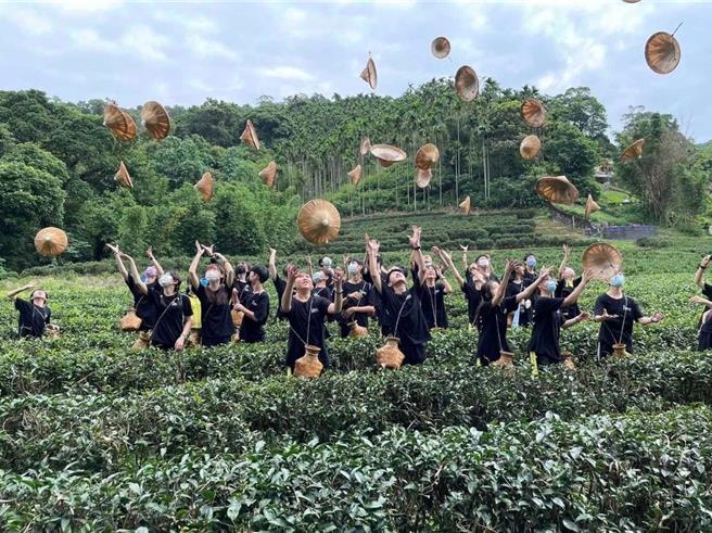 新北市農業局與台北大學USR計畫團隊合作，於4月在三峽茶鄉推出一系列「以茶入食」的食農教育課程。（新北市農業局提供／劉瑋晴新北傳真）