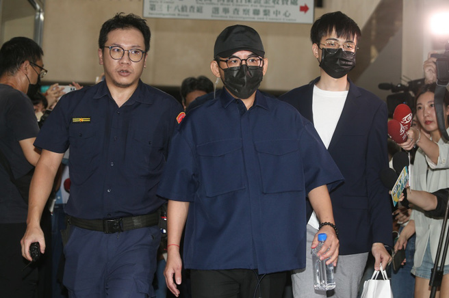 艺人黄子佼近日遭发现其硬碟有发现从偷拍论坛上购买的上百部性影像，其中有7部未成年少女性影像。（报系资料照）