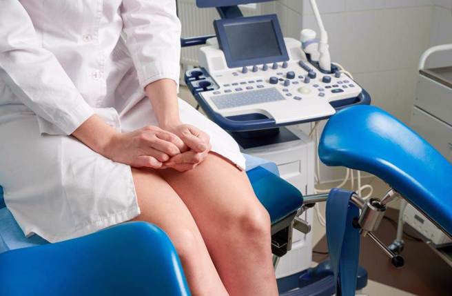 醫師陳宥達表示，子宮頸癌早期無明顯症狀，患者未必可及時察覺。（示意圖：shutterstock／達志）