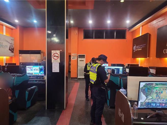 龜山警分局動員53名警力，針對轄內KTV、酒店茶藝館、小吃店、養生館、網卡店、汽車賓館等22處場所執行臨檢，查獲詐欺通緝1件1人、酒駕公危1件1人、超速3件。（翻攝照片）