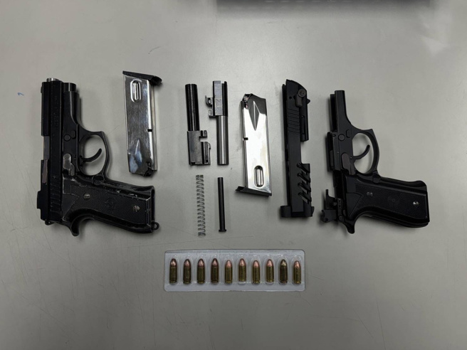 新北市1名35岁林姓男子，车上藏有改造枪枝2把、弹匣2个、子弹10颗、枪管2支、手枪改造工具1批。（图／警方提供）