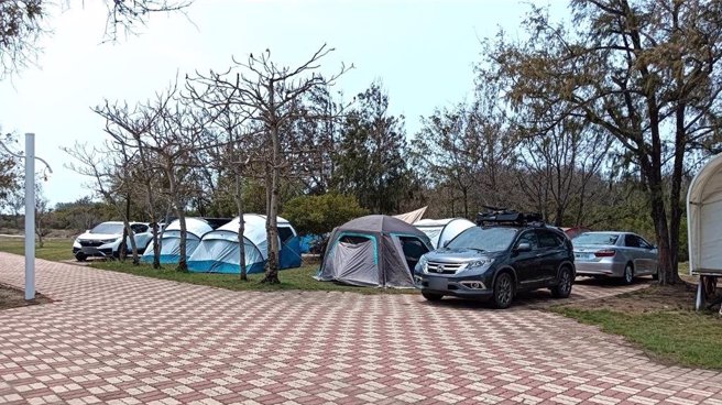 台南沿海的北門雙春濱海遊憩區，清明連假露營區也很夯。（北門雙春濱海遊憩區提供／張毓翎台南傳真）