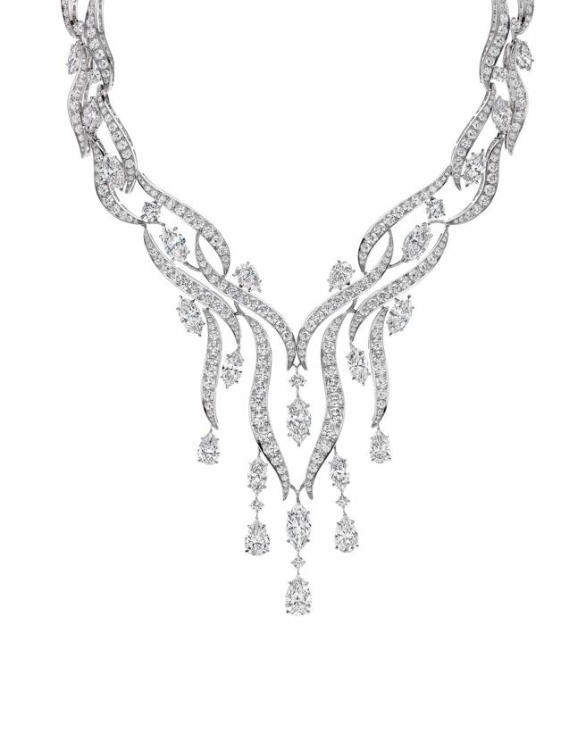 海瑞溫斯頓Water系列River頂級珠寶項鍊，以不同形狀的鑽石勾勒瀑布四散飛濺的美景。（Harry Winston提供）