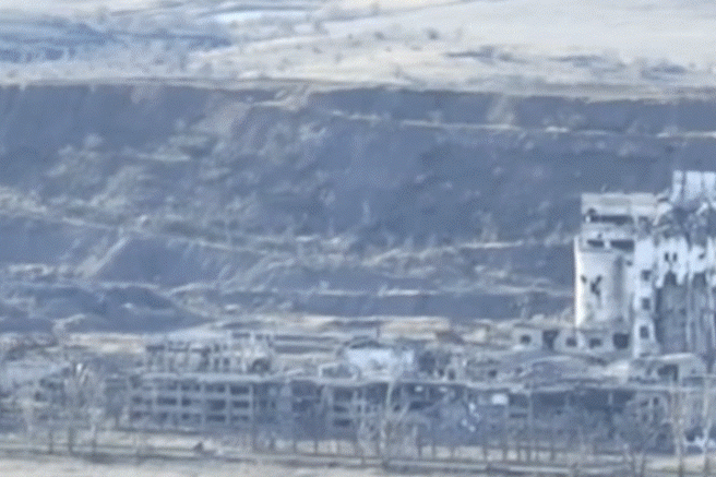 ODAB-500温压弹结合滑翔导引套件轰炸乌军据点。（俄罗斯国防部）