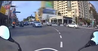 阿北等紅燈未避讓救護車  警開罰3600元並吊銷駕照