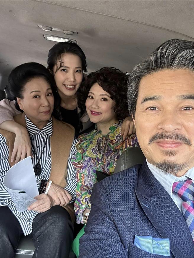 李兴文近期拍戏活在女人堆里。（三立提供）