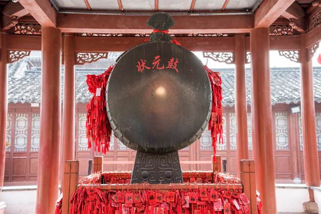 唐代人進士及第後，朝廷會再選擇其中年輕英俊的2人成為「探花郎」、參加杏花宴。（示意圖：Shutterstock／達志）
