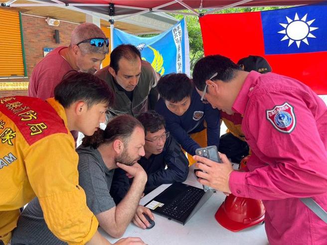 来自土耳其的特搜队来台投入搜救行动，蔡英文表达感谢。图／取自蔡英文脸书