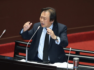 韓國瑜表現「中規中矩」 王世堅大讚：最準時的都是他