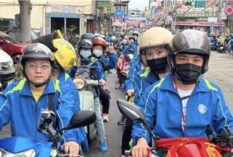 500人機車隊隨大甲媽往新港祝壽 明迎神鑾進奉天宮