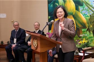 蔡英文接見生醫品質獎代表：攜手努力邁向國際