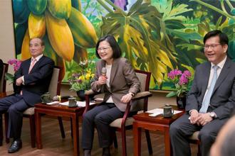 接見生醫獎獲獎代表 蔡英文盼與業界攜手讓台灣生醫產業邁向國際