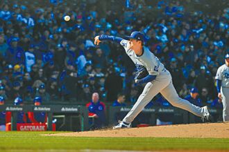 MLB》山本由伸夺美职首胜 享受啤酒浴传统