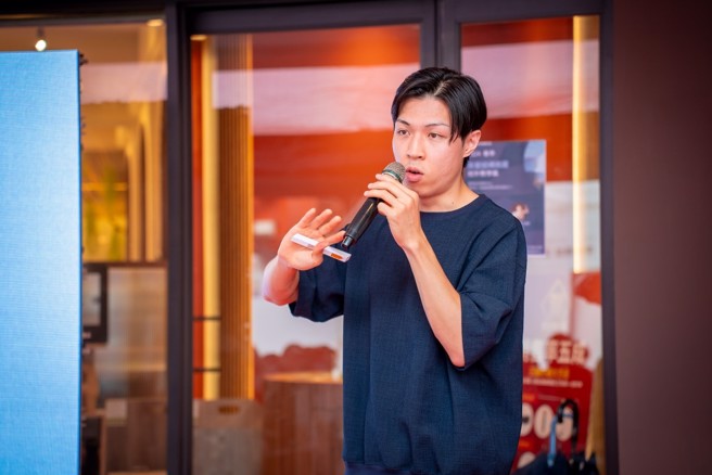 Tate过去曾任结构工程师，表示建筑中最重要的就是安全要件。弹药挑选安全的物件也需要下功夫。（图片来源/风华双城匯提供）