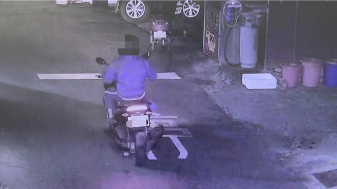 高雄一輛機車遭竊，粗心車主直到半個月過去才發現前往報案，機車遭竊賊騎遍大高雄，甚至在屏東犯有竊案。（警方提供／任義宇高雄傳真）