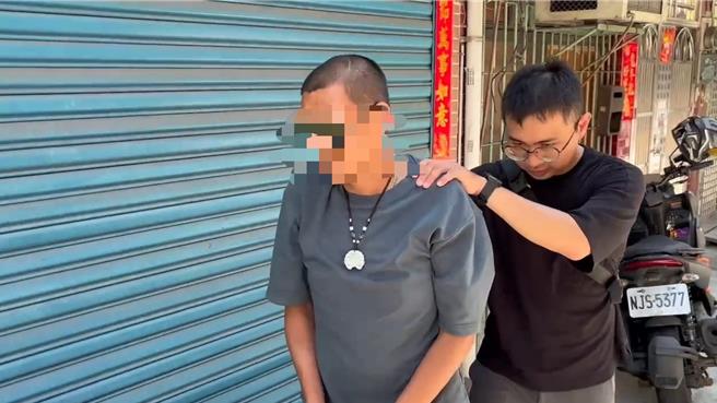 粗心車主發現機車遭竊半個多月後才前往派出所報案，報案當日就成功逮到竊嫌，也找回粗心車主愛車。（警方提供／任義宇高雄傳真）