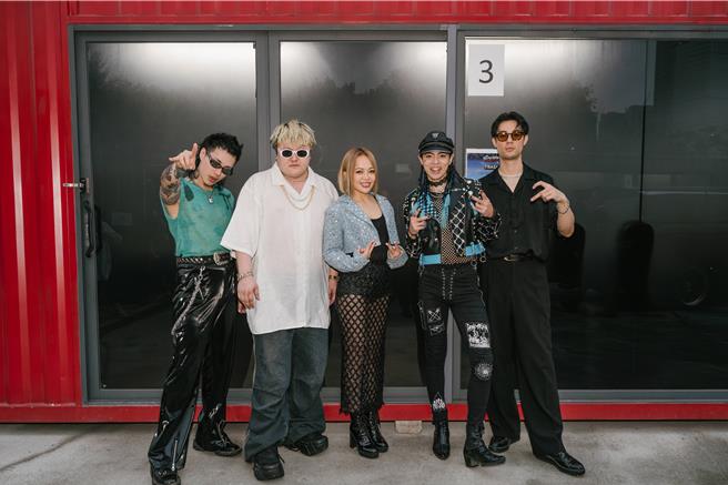 戴爱玲与TRASH受邀参与2024年香港「春浪音乐节」演出。（华纳音乐提供）