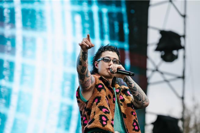 TRASH受邀参与2024年香港「春浪音乐节」演出。（华纳音乐提供）