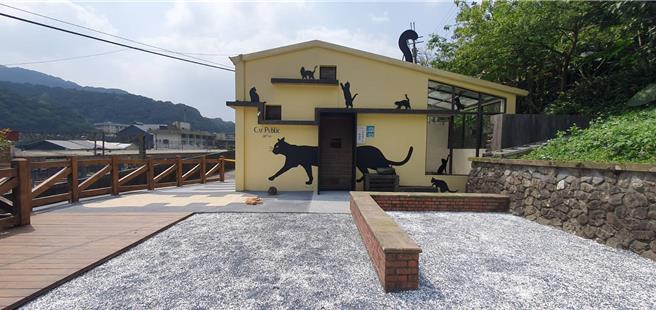 貓公所籌備處戶外地坪已全新修繕。（新北市動保處提供）
