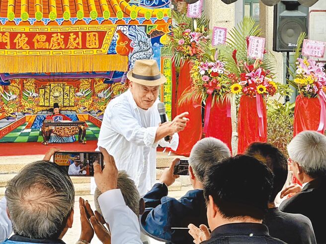 凌峰日前到金门参加睿友文学馆的活动。（凌峰提供）