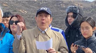 马英九访陆》游八达岭长城 马与学生感动高歌〈长城谣〉