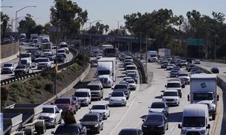 公路駕車掃射！女槍手：上帝透過「日食」叫我開火